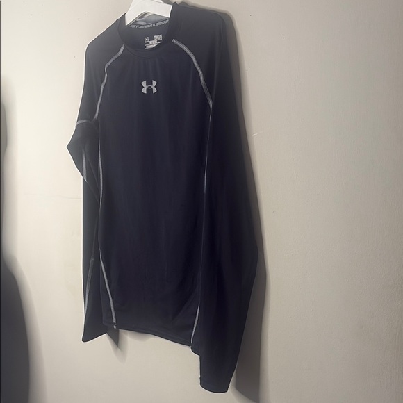 Under Armour Black and Gray Performance Top - Picture 5 of 5